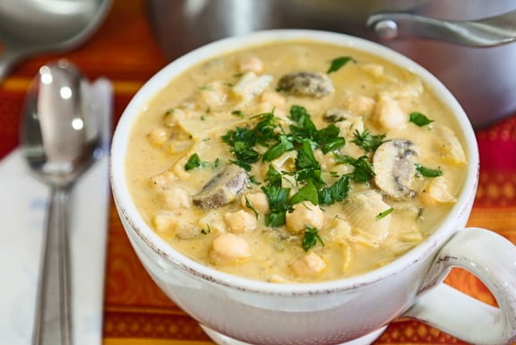 High-Protein Soup Recipes For Weight Loss: Chickpea and mushroom soup