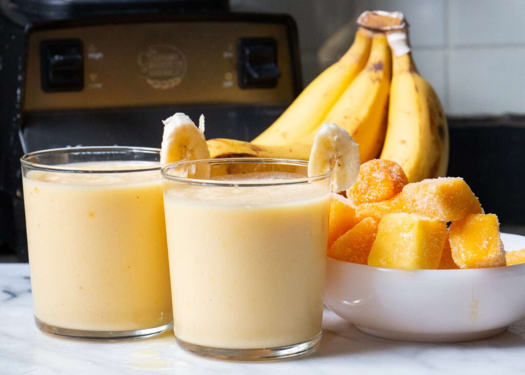 Low-Sugar Smoothies, Mango and Banana Smoothie