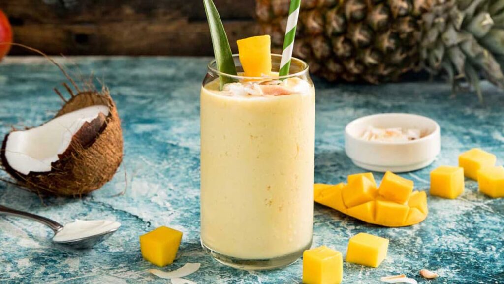 Low-Sugar Smoothies, PINEAPPLE and COCONUT Smoothie
